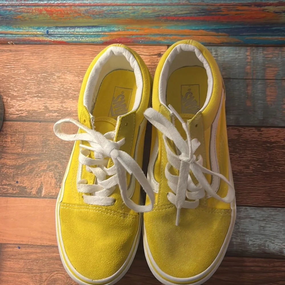 Yellow vans - Picture 2 of 4